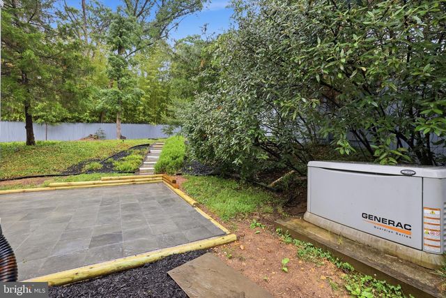1718 HOLLINWOOD DR, Alexandria, VA 22307