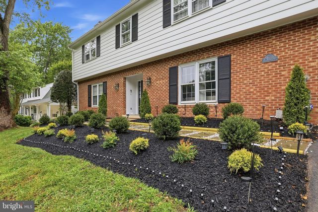 1718 HOLLINWOOD DR, Alexandria, VA 22307
