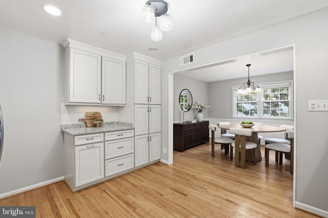 1718 HOLLINWOOD DR, Alexandria, VA 22307