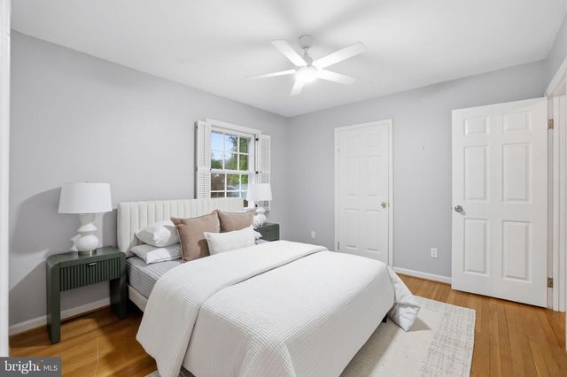 1718 HOLLINWOOD DR, Alexandria, VA 22307