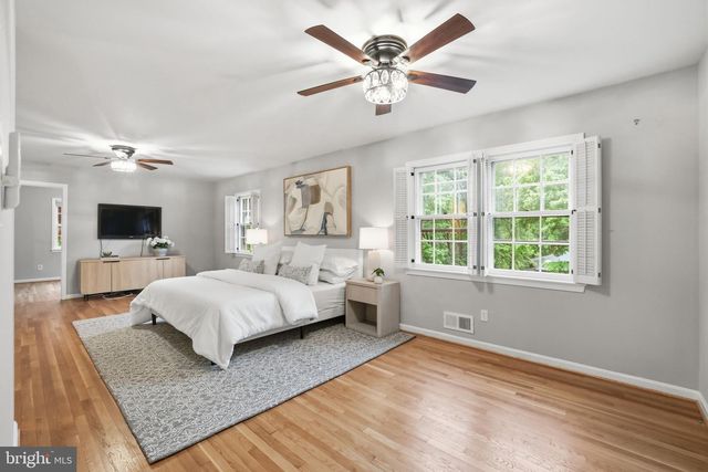 1718 HOLLINWOOD DR, Alexandria, VA 22307