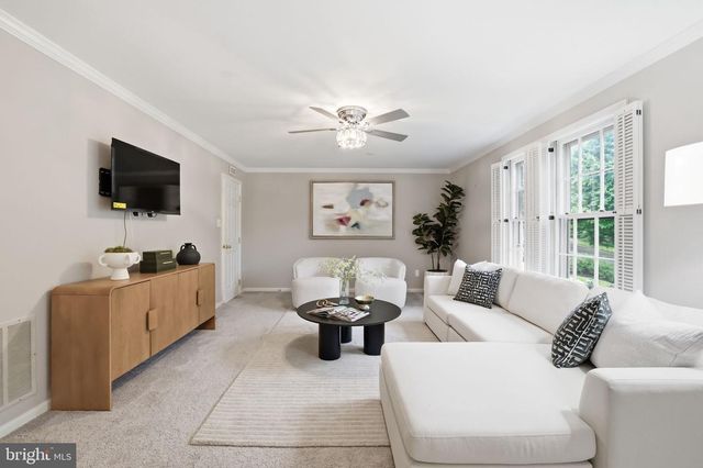 1718 HOLLINWOOD DR, Alexandria, VA 22307