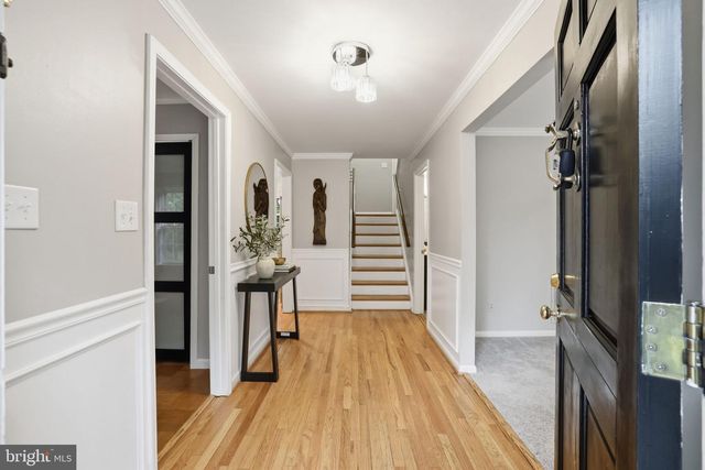 1718 HOLLINWOOD DR, Alexandria, VA 22307