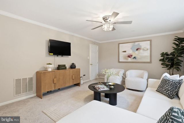 1718 HOLLINWOOD DR, Alexandria, VA 22307