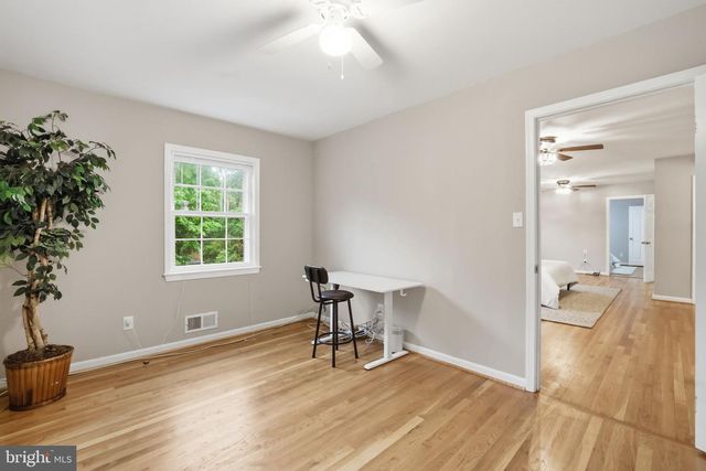 1718 HOLLINWOOD DR, Alexandria, VA 22307
