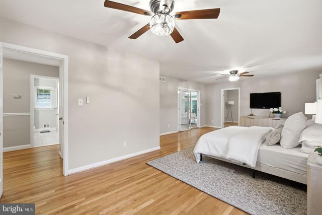 1718 HOLLINWOOD DR, Alexandria, VA 22307