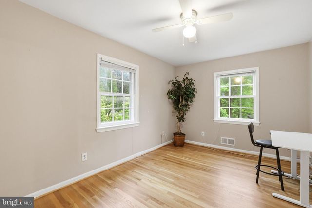1718 HOLLINWOOD DR, Alexandria, VA 22307