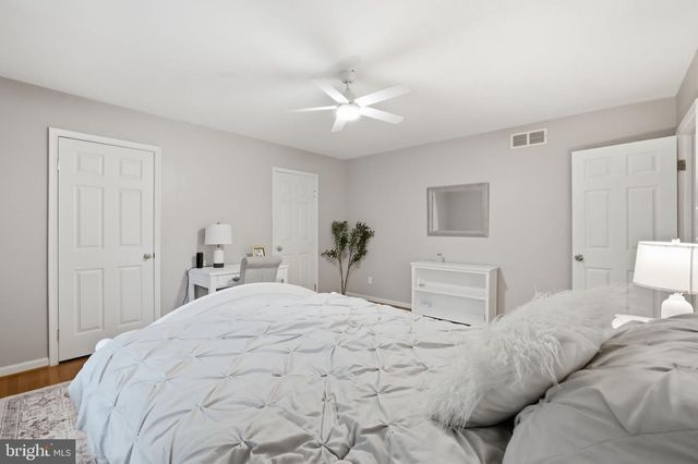 1718 HOLLINWOOD DR, Alexandria, VA 22307
