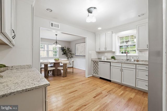 1718 HOLLINWOOD DR, Alexandria, VA 22307
