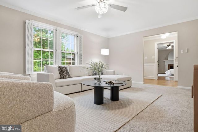 1718 HOLLINWOOD DR, Alexandria, VA 22307