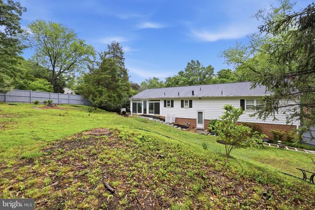 1718 HOLLINWOOD DR, Alexandria, VA 22307