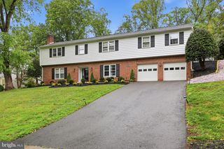 1718 HOLLINWOOD DR, Alexandria, VA 22307