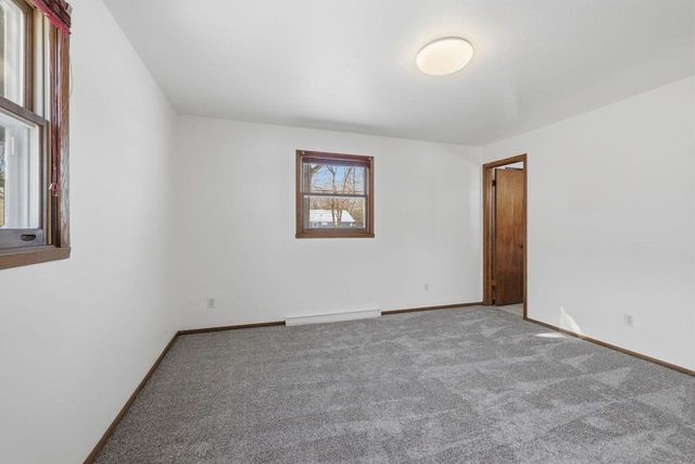 1381 SILVERWOOD LANE, Neenah, WI 54956