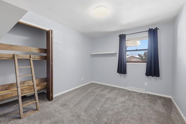 1381 SILVERWOOD LANE, Neenah, WI 54956