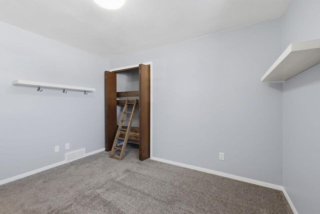 1381 SILVERWOOD LANE, Neenah, WI 54956