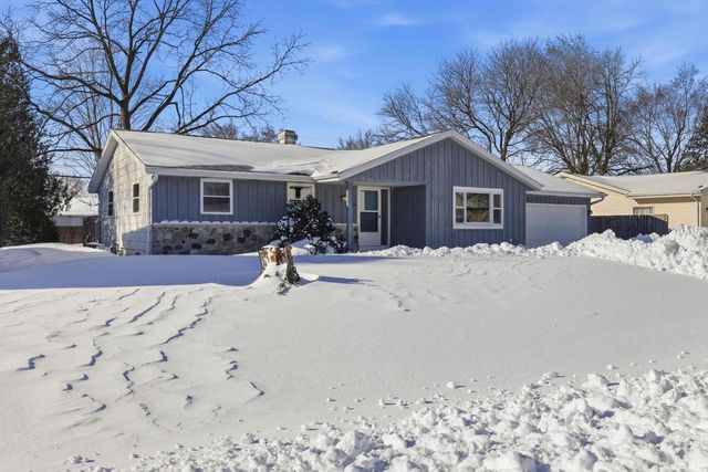 1381 SILVERWOOD LANE, Neenah, WI 54956