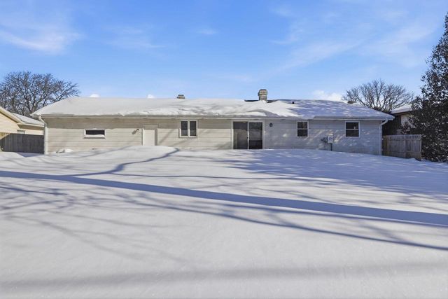 1381 SILVERWOOD LANE, Neenah, WI 54956