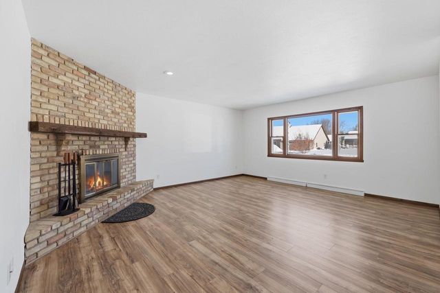 1381 SILVERWOOD LANE, Neenah, WI 54956