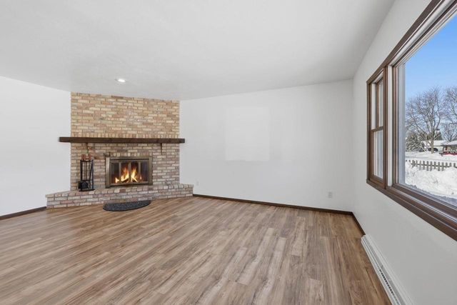 1381 SILVERWOOD LANE, Neenah, WI 54956