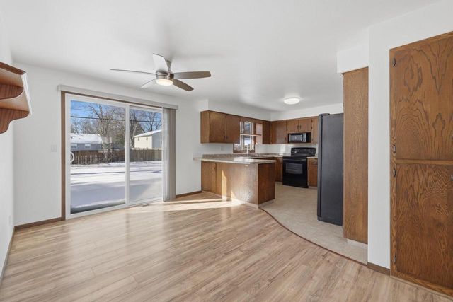 1381 SILVERWOOD LANE, Neenah, WI 54956