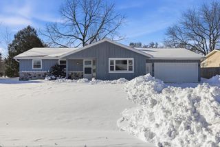 1381 SILVERWOOD LANE, Neenah, WI 54956