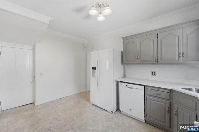 219 Magie Avenue, Roselle Park, NJ 07204