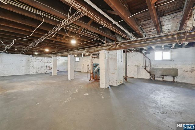 219 Magie Avenue, Roselle Park, NJ 07204