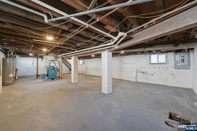 219 Magie Avenue, Roselle Park, NJ 07204