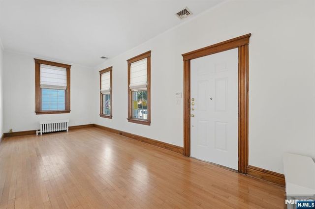 219 Magie Avenue, Roselle Park, NJ 07204