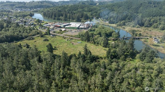 11111 Pan Handle Road, Hoquiam, WA 98550