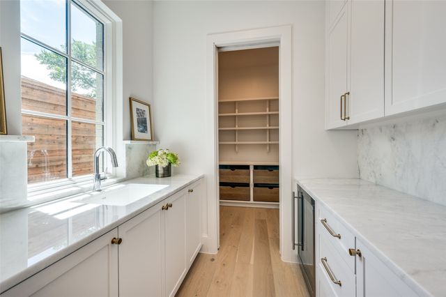 3739 Park Lane, Dallas, TX 75220