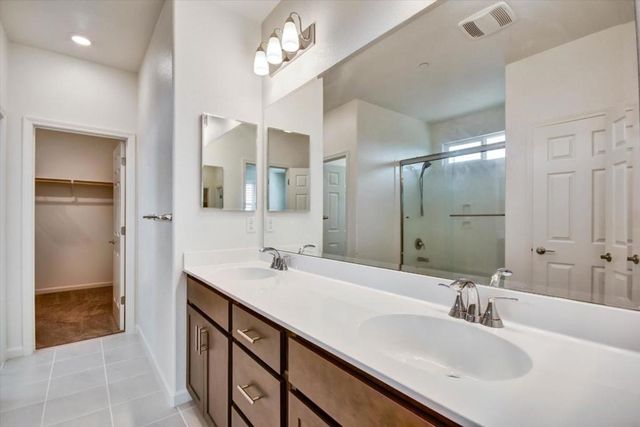 2160 Fuchsia Drive, Hollister, CA 95023