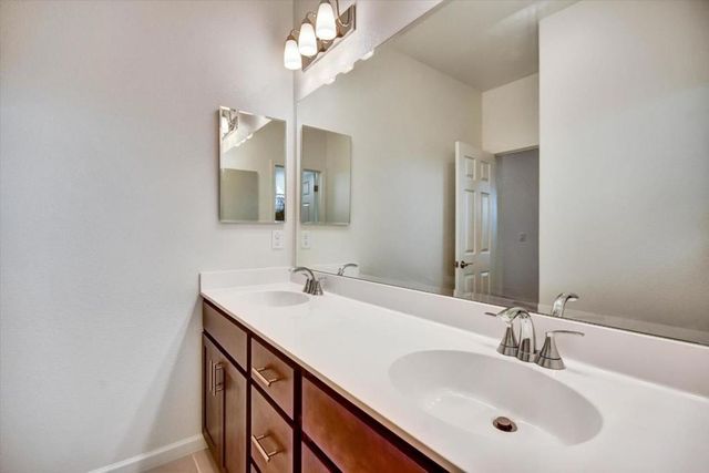 2160 Fuchsia Drive, Hollister, CA 95023