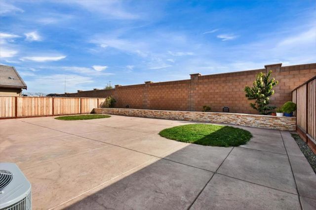 2160 Fuchsia Drive, Hollister, CA 95023