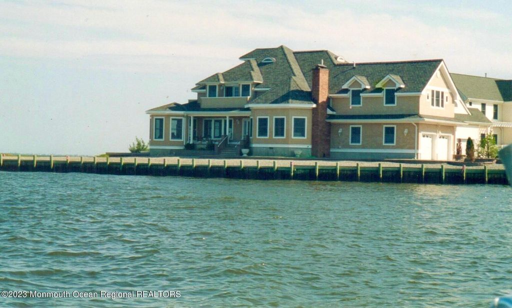 877 Sunrise Boulevard, Forked River, NJ 08731
