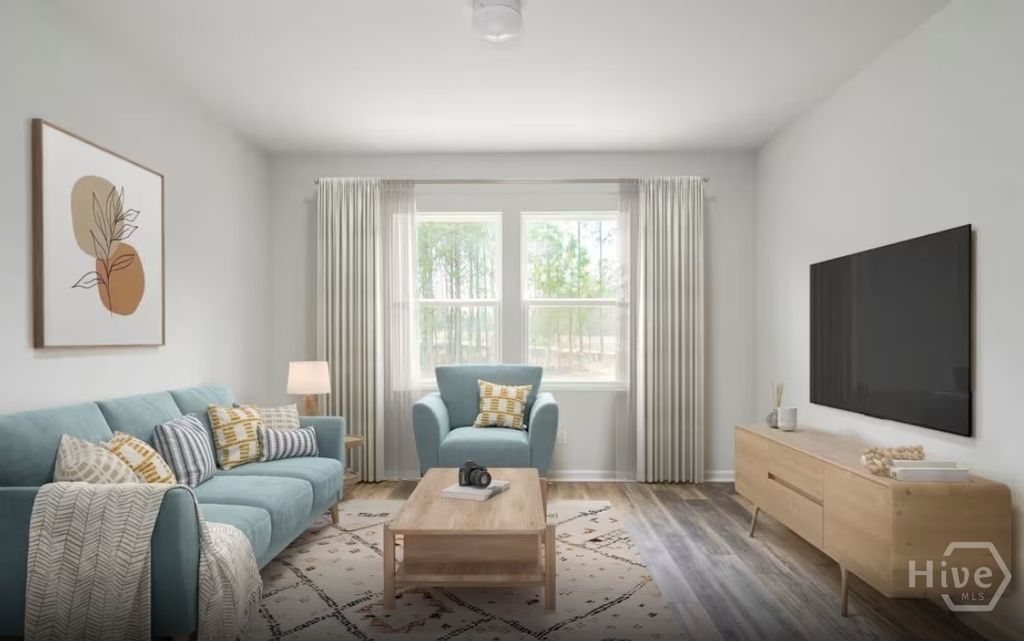 Image 4 of property listing at 140 Elwood Road, Richmond Hill, GA 31324