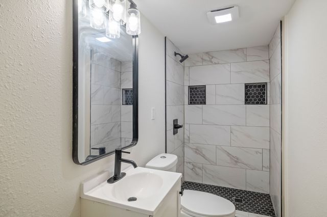 413 19th Street, West Des Moines, IA 50265