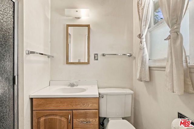 8501 Petaluma Drive, Los Angeles, CA 91352