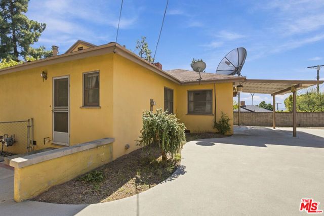 8501 Petaluma Drive, Los Angeles, CA 91352