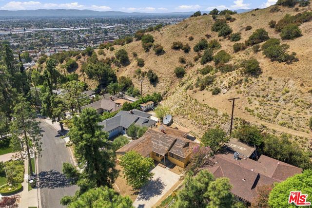 8501 Petaluma Drive, Los Angeles, CA 91352