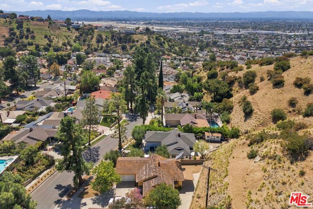 8501 Petaluma Drive, Los Angeles, CA 91352