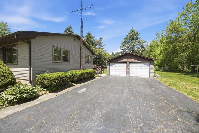 740 Bliven Road, Edgerton, WI 53534