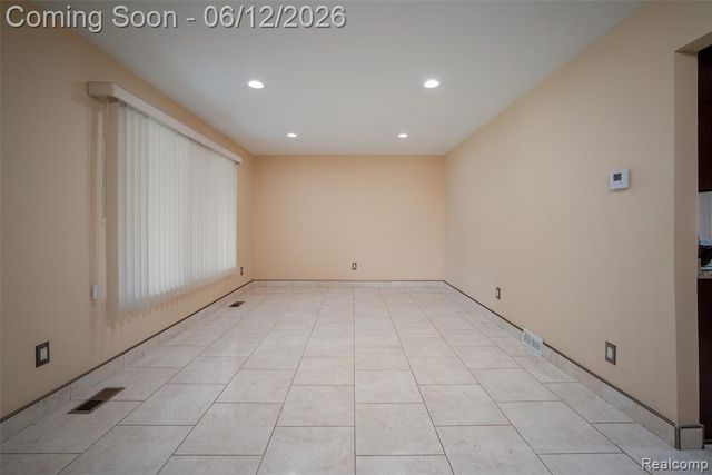 5061 Temple Drive, Sterling Heights, MI 48310