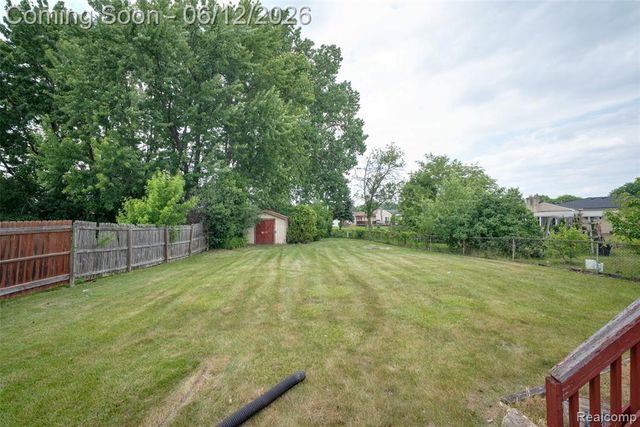 5061 Temple Drive, Sterling Heights, MI 48310