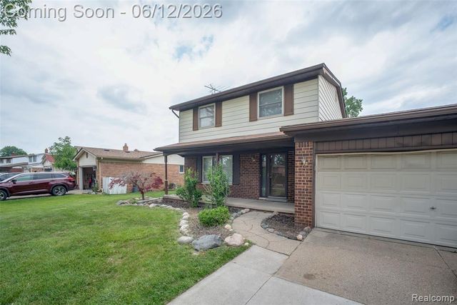 5061 Temple Drive, Sterling Heights, MI 48310