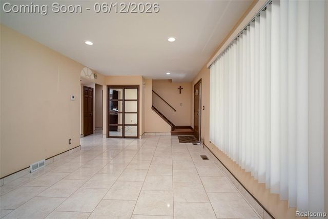 5061 Temple Drive, Sterling Heights, MI 48310
