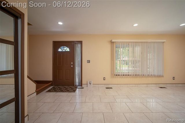 5061 Temple Drive, Sterling Heights, MI 48310