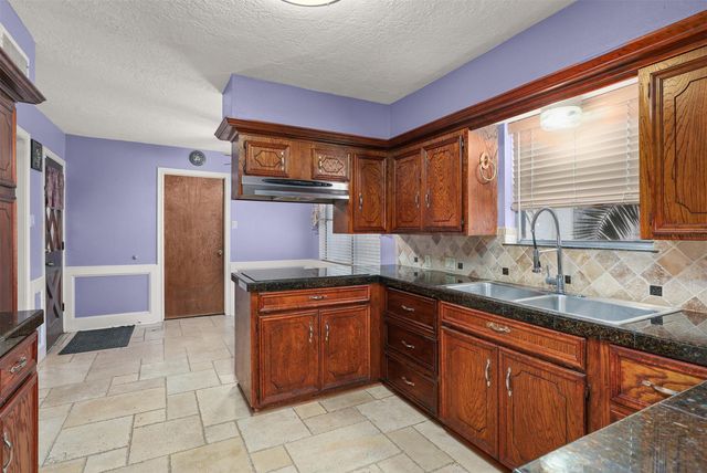 2518 Taylor Lane, Deer Park, TX 77536