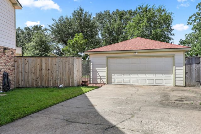 2518 Taylor Lane, Deer Park, TX 77536