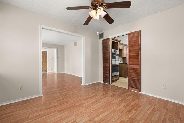 2518 Taylor Lane, Deer Park, TX 77536